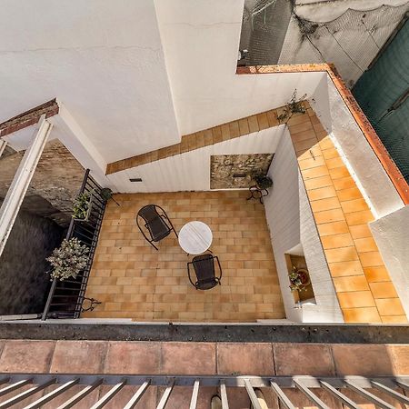 Ganganell Atic Apartamento Con Terraza En Besalu Bagian luar foto