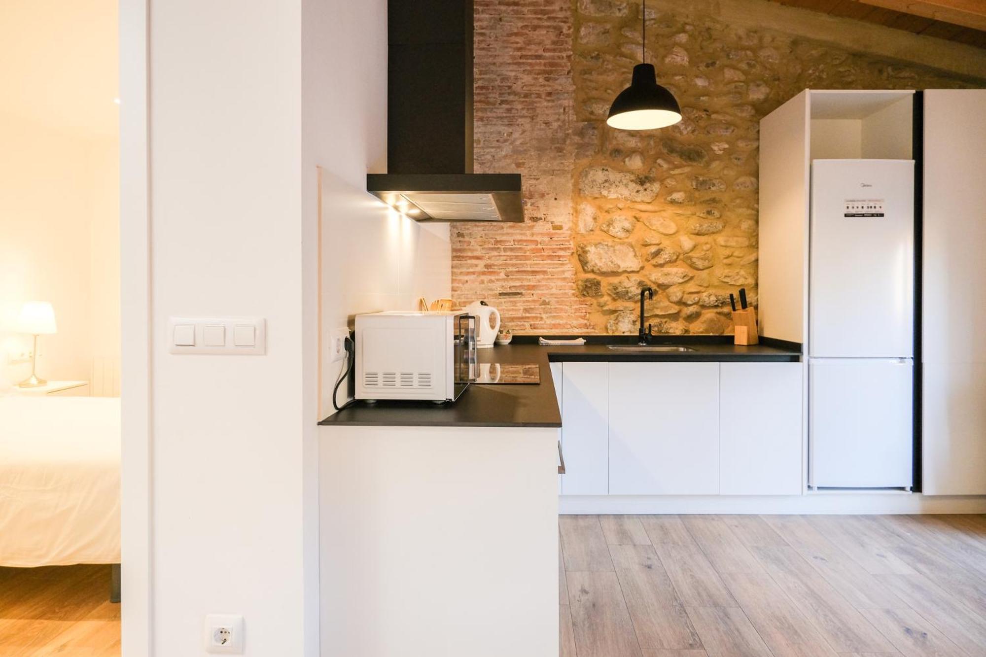 Ganganell Atic Apartamento Con Terraza En Besalu Bagian luar foto