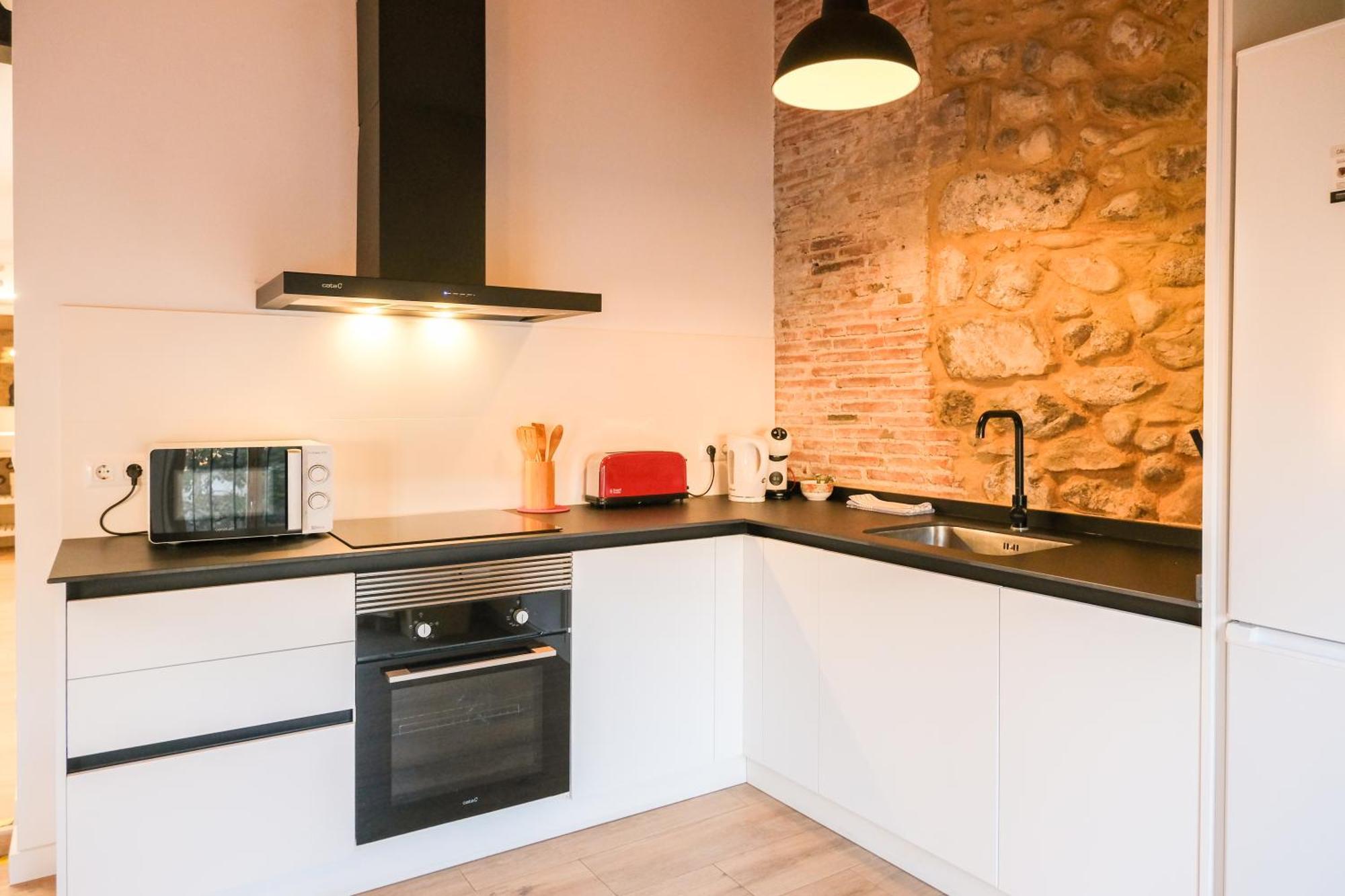 Ganganell Atic Apartamento Con Terraza En Besalu Bagian luar foto