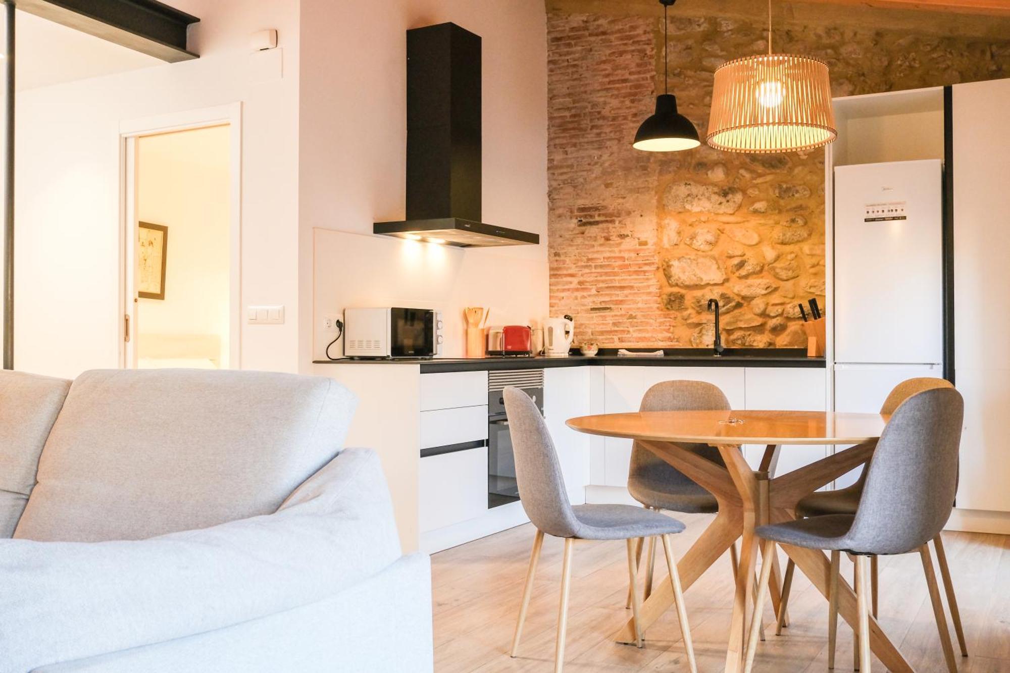 Ganganell Atic Apartamento Con Terraza En Besalu Bagian luar foto