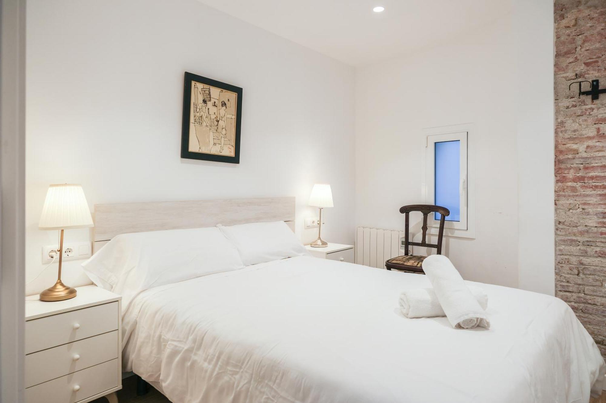 Ganganell Atic Apartamento Con Terraza En Besalu Bagian luar foto