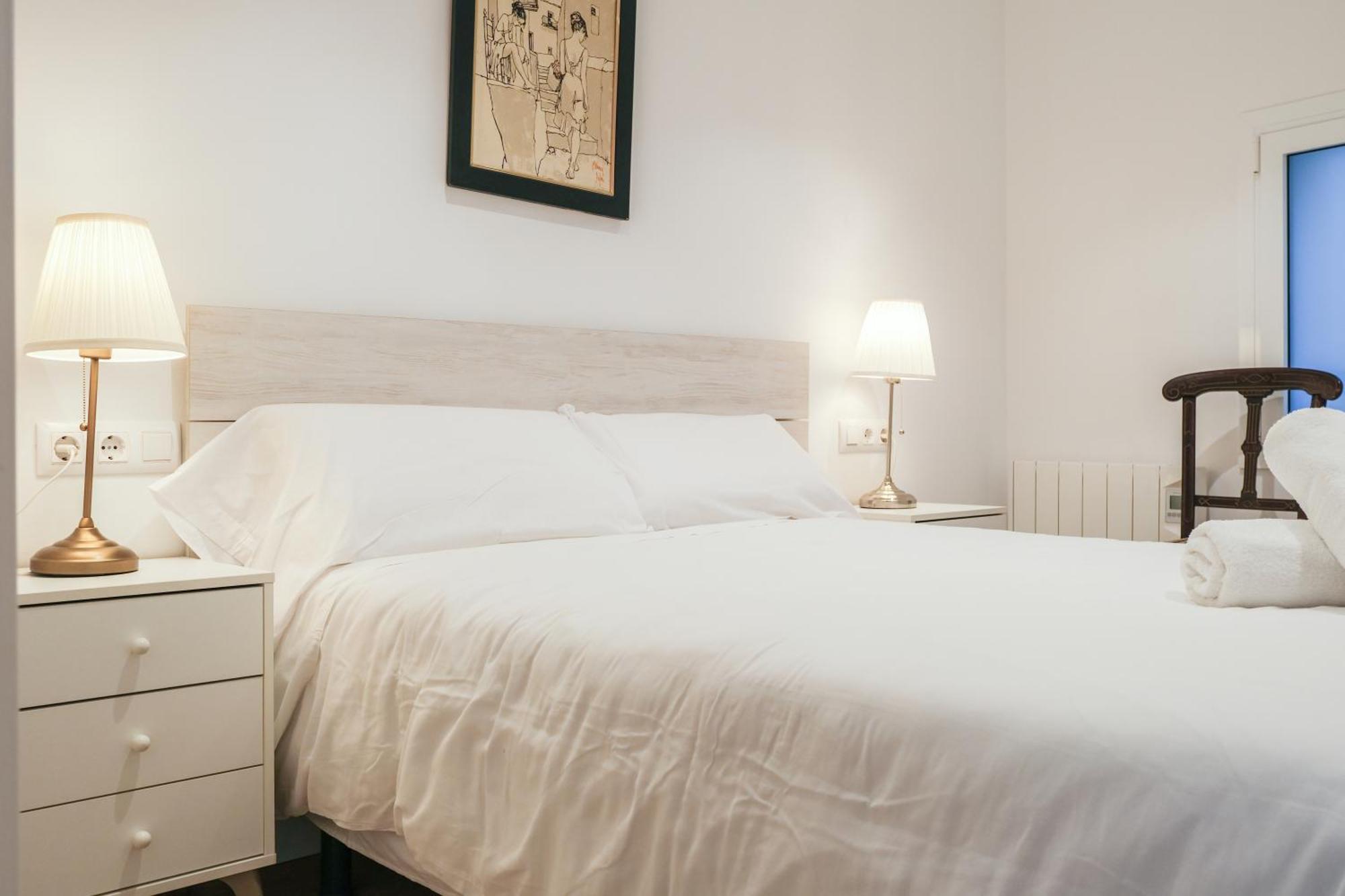 Ganganell Atic Apartamento Con Terraza En Besalu Bagian luar foto