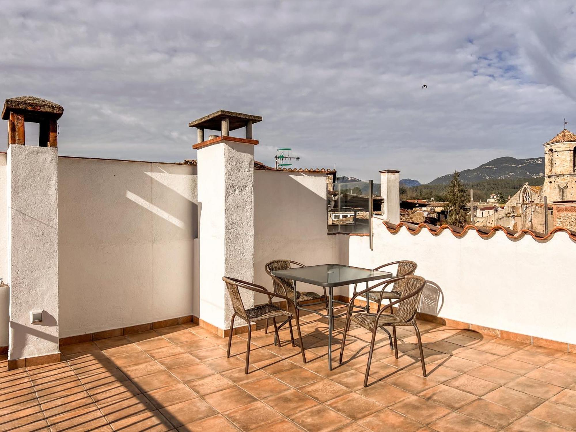 Ganganell Atic Apartamento Con Terraza En Besalu Bagian luar foto