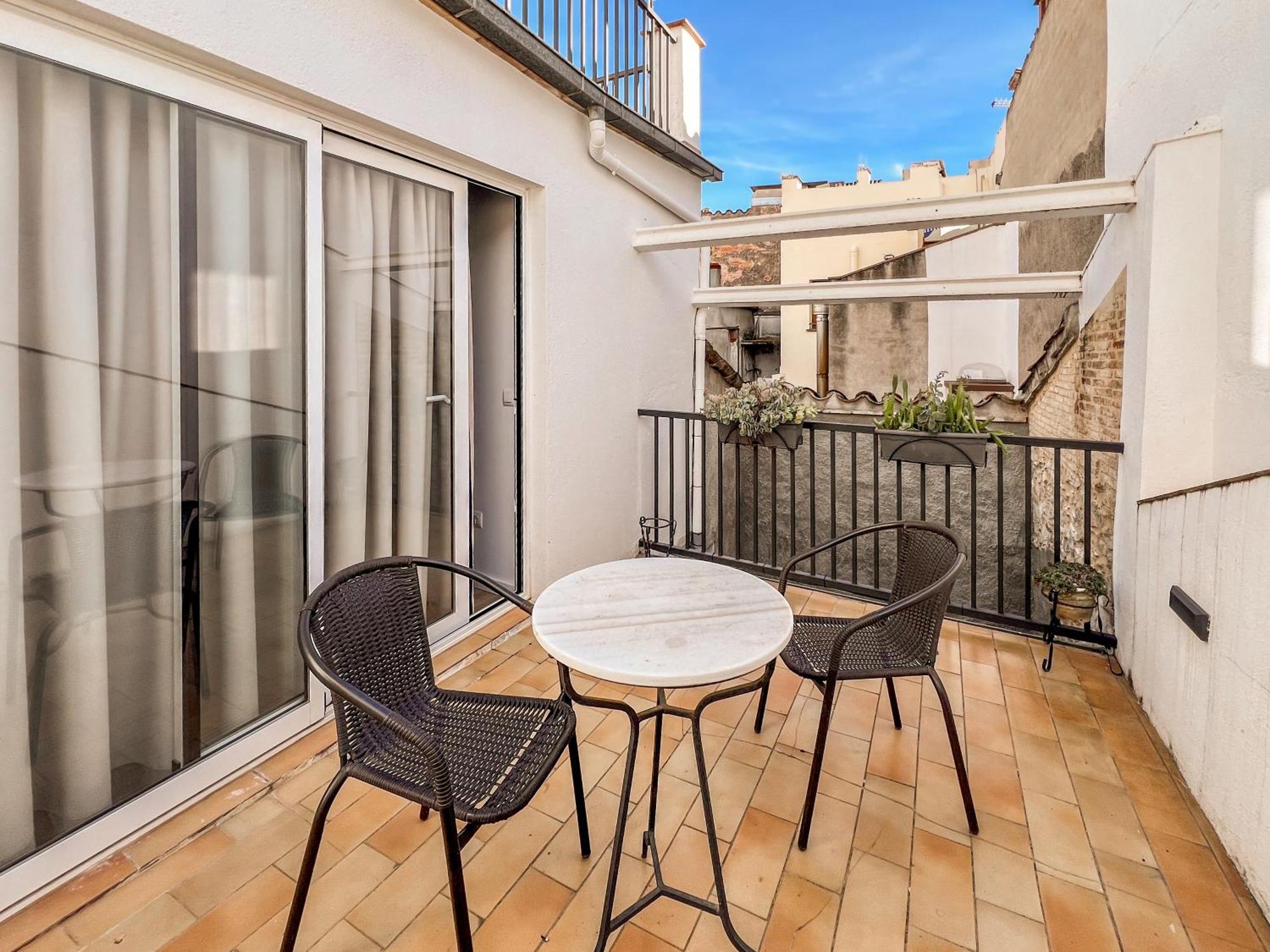 Ganganell Atic Apartamento Con Terraza En Besalu Bagian luar foto