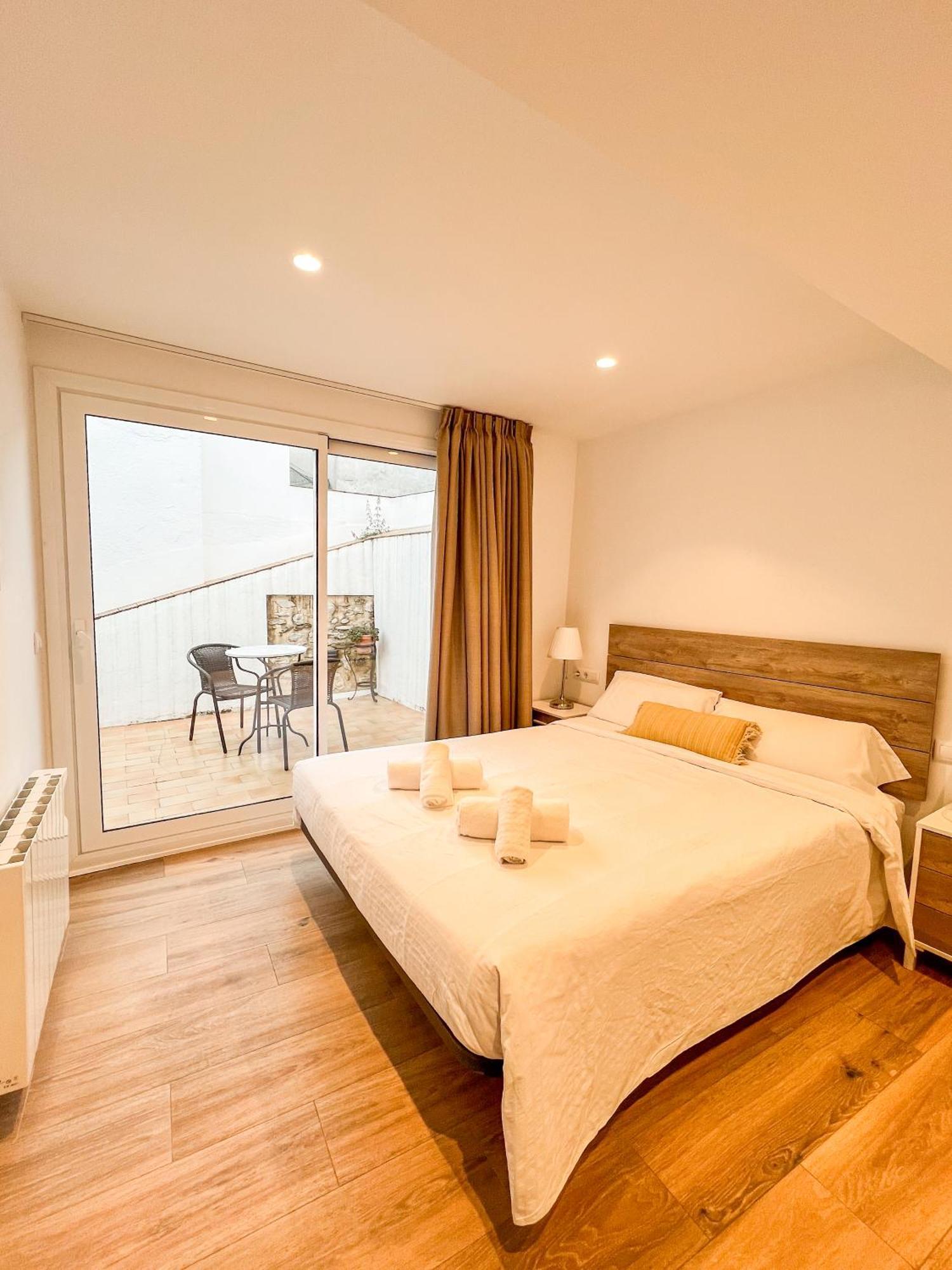 Ganganell Atic Apartamento Con Terraza En Besalu Bagian luar foto